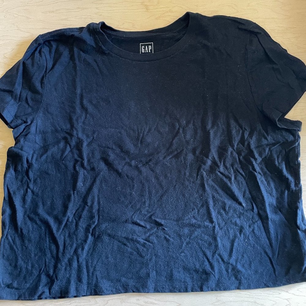 Gap Set of 2 Black Gap "Shrunken Tee" t-shirts in Like New condition Size XXL